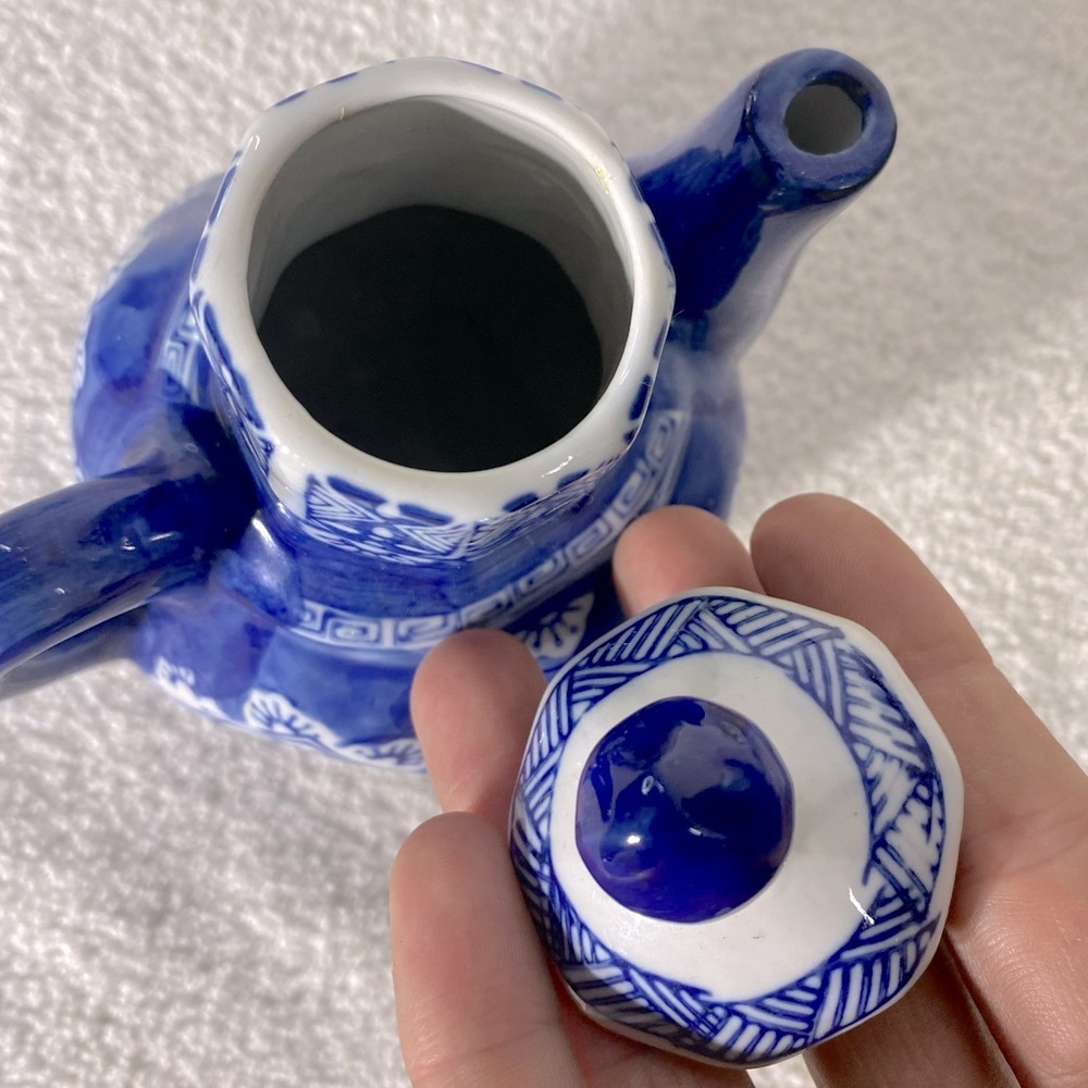 Vintage Blue White Chinese Porcelain Teapot - Picture 10 of 11